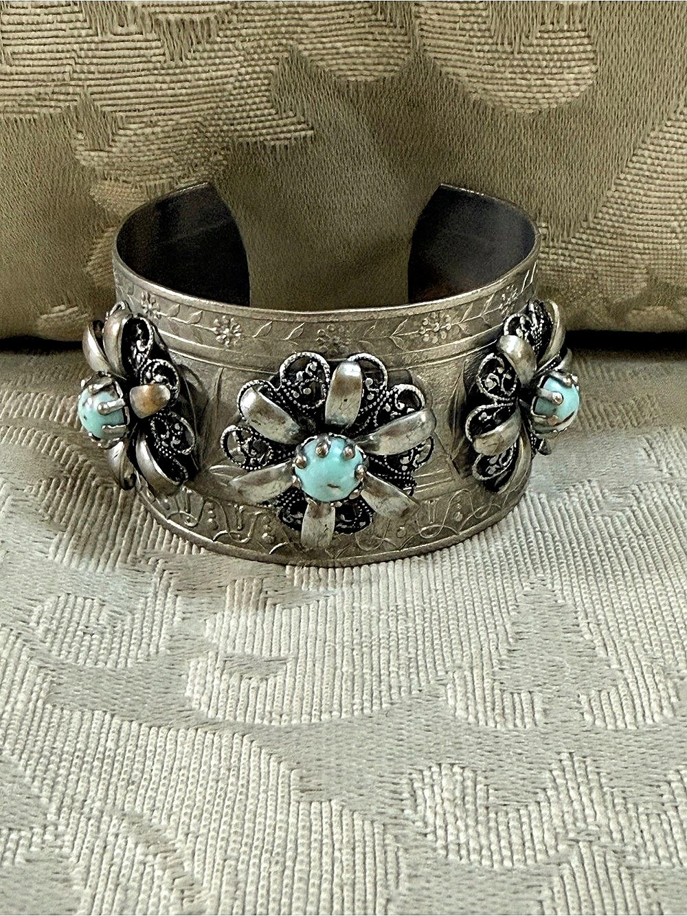 Vintage 70s Boho Southwestern Wide Floral Cuff Bracelet Faux Turquoise